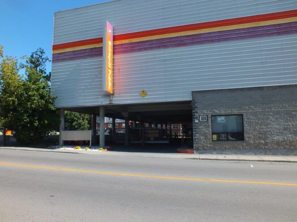 Entrepôt Public Montréal 5555 rue Iberville