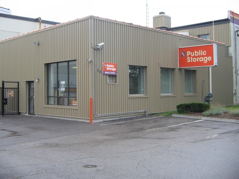 Public Storage Etobicoke 36 Queen Elizabeth Blvd