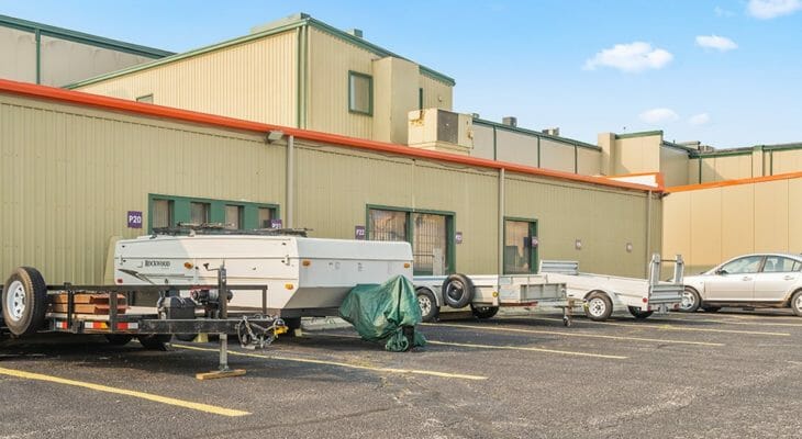Outdoor rental parking for trailers and cars