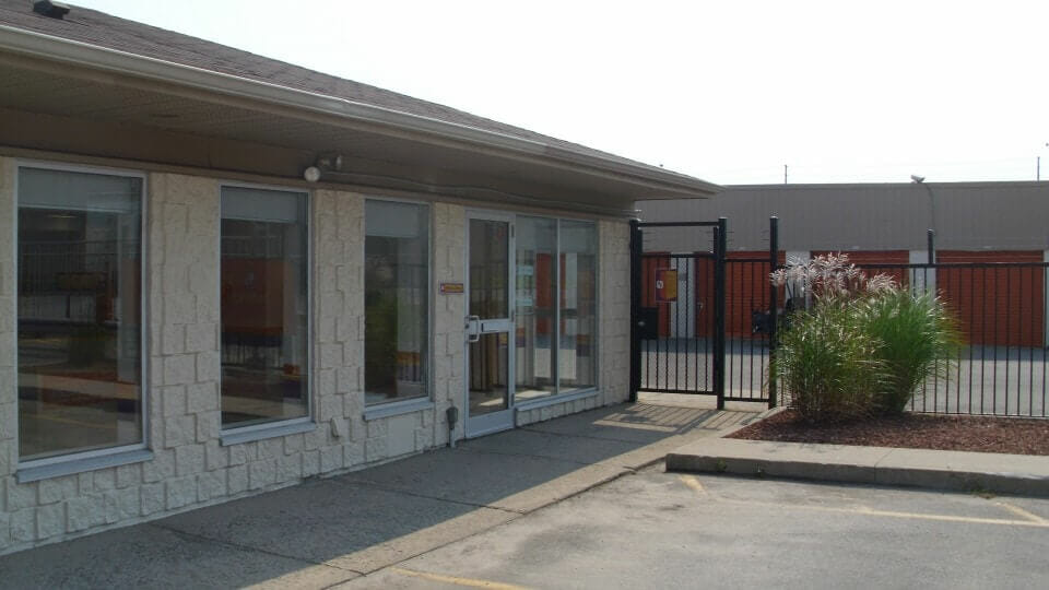 Storage Units in Mississauga 5010 Timberlea Blvd Public Storage Canada