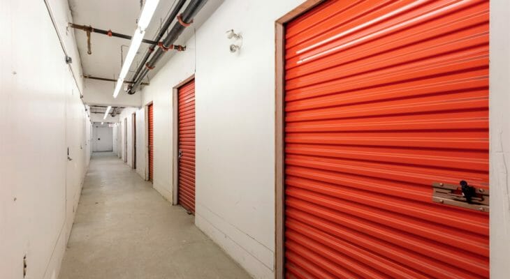 Public Storage Toronto - Jefferson Ave - Indoor self-storage units