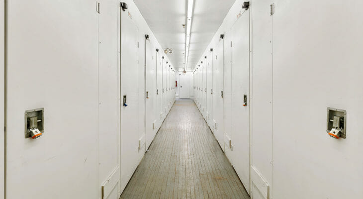 Public Storage Etobicoke - Queen Elizabeth Blvd - Indoor self-storage units