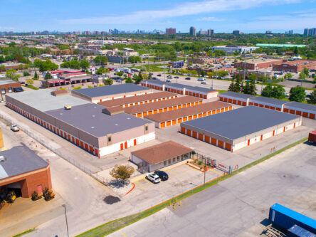 Entrepôt Public Mississauga - Timberlea Blvd - Vue aérienne panoramique