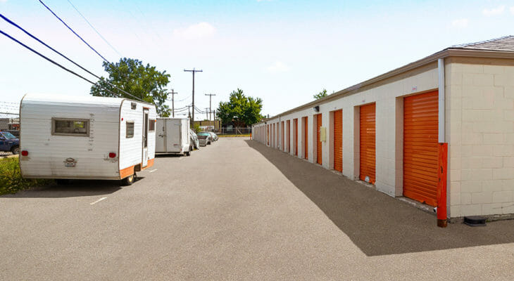 Public Storage Gatineau - Rue d'Edmonton - Drive-up access self-storage units with RV parking