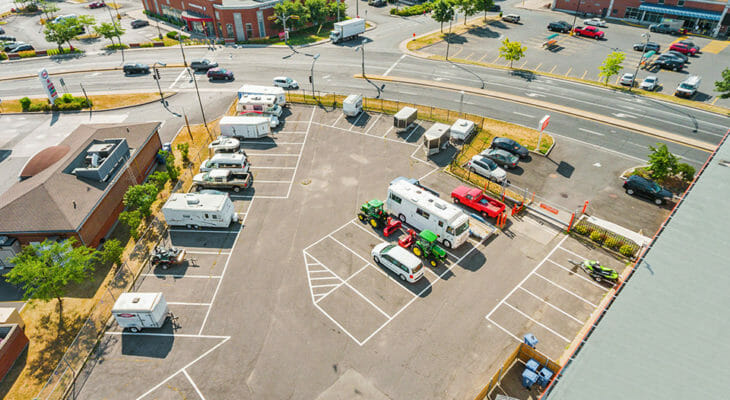 Public Storage St-Lambert - Boul Sir-Wilfrid-Laurier - Aerial view of outdoor parking spaces for rent