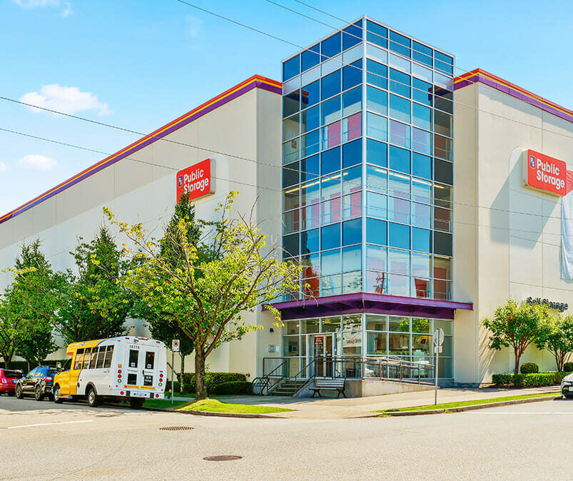 Entrepôt Public Vancouver - W 3rd Ave - Vue de la rue