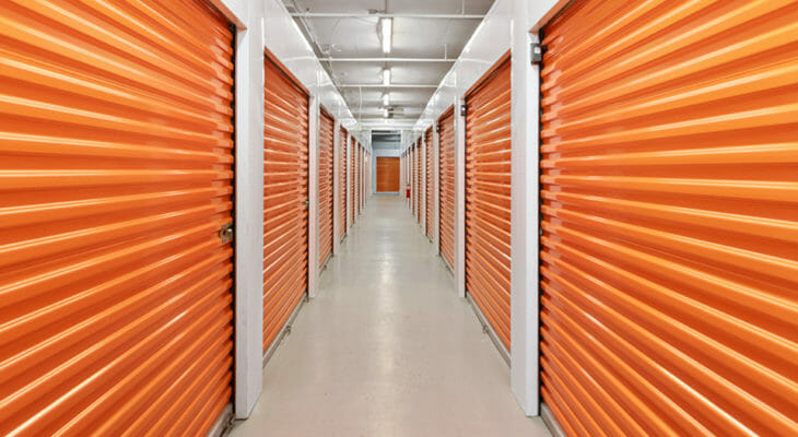 Public Storage Montreal - Chemin de la Côte de Liesse - Indoor self-storage units