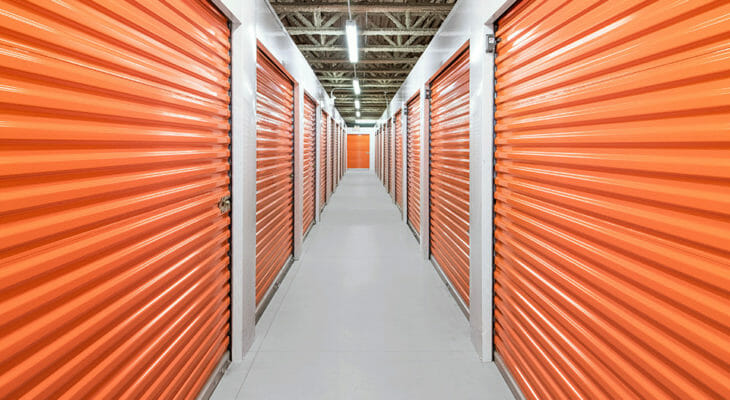 Public Storage Laval - Autoroute Chomedey - Indoor self-storage units