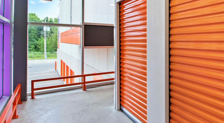 Public Storage Laval - Autoroute Chomedey - Indoor self-storage units