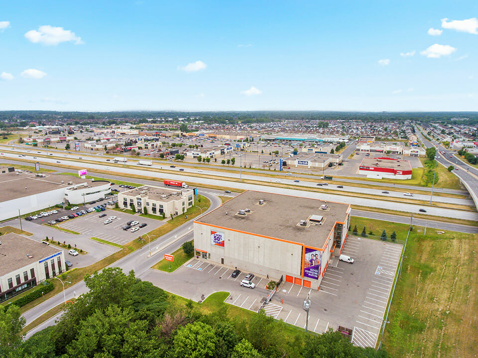 Entrepôt Public Laval - Aut Chomedey - Vue aérienne panoramique