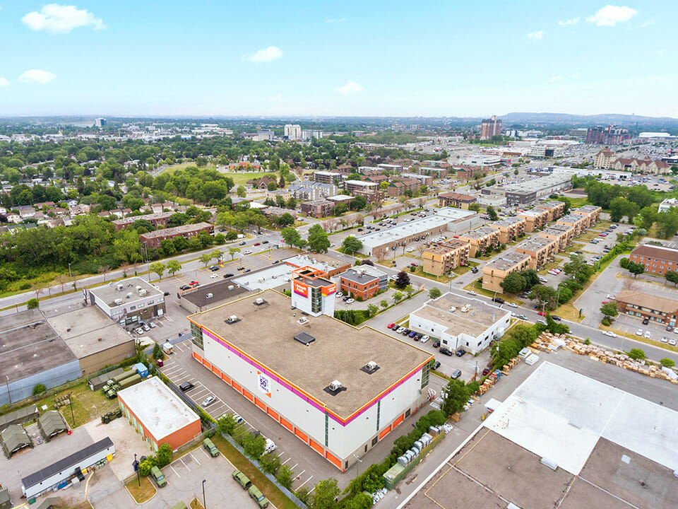Entrepôt Public Laval - Tessier Blvd - Vue aérienne panoramique