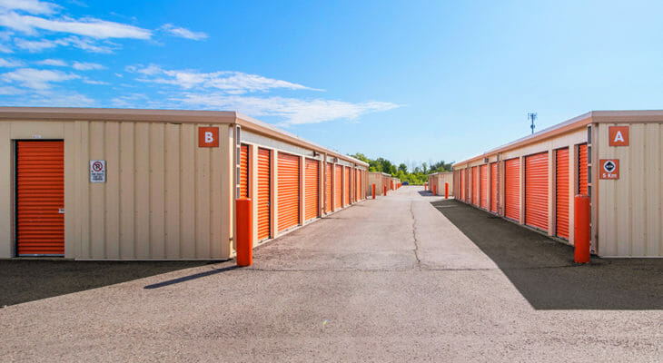 Public Storage Ottawa - Boul St-Joseph - Drive-up access self-storage units