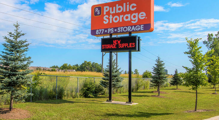 Public Storage Ottawa - Boul St-Joseph - Signage with electronic leader board