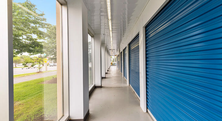 Public Storage Mississauga - Winston Churchill Blvd - Indoor self-storage units